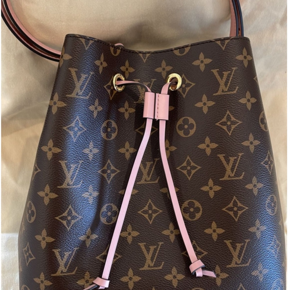 Louis Vuitton NéoNoé Shoulder Bag MM Rose Pink Canvas Monogram